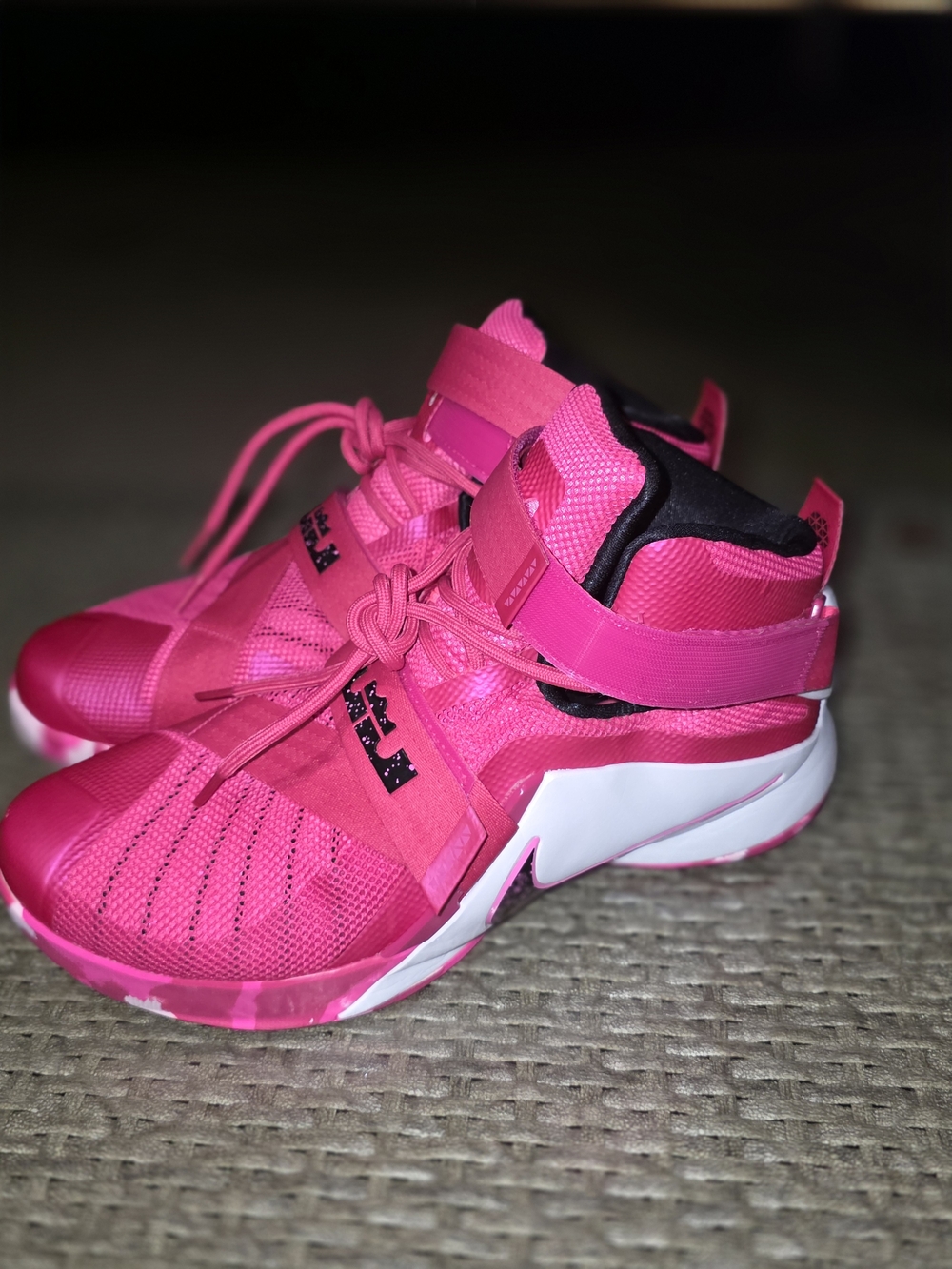 Nike LeBron Soldier 9 'Think Pink' Sz 12